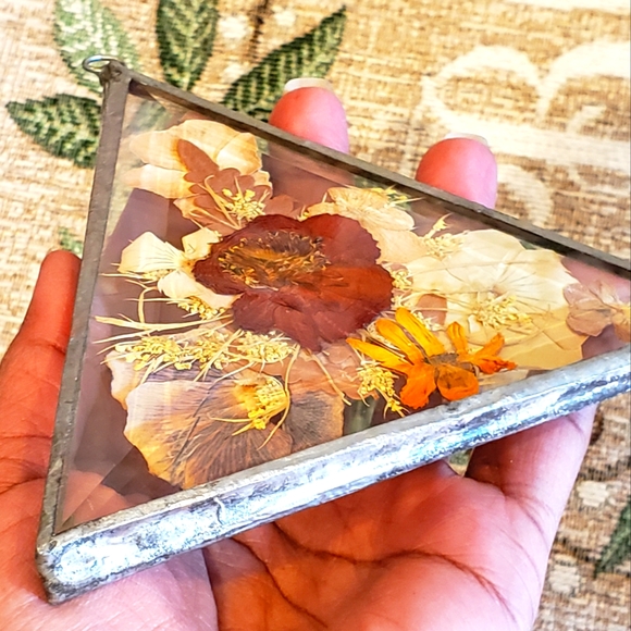 Preserved flower hanging charm 🌹🌼 - Picture 2 of 6